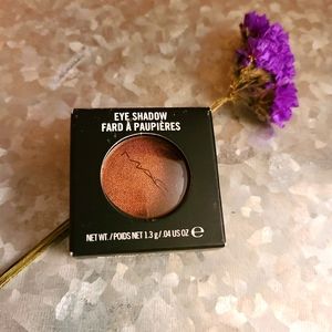 MAC Cosmetics Single Eyeshadow Antiqued